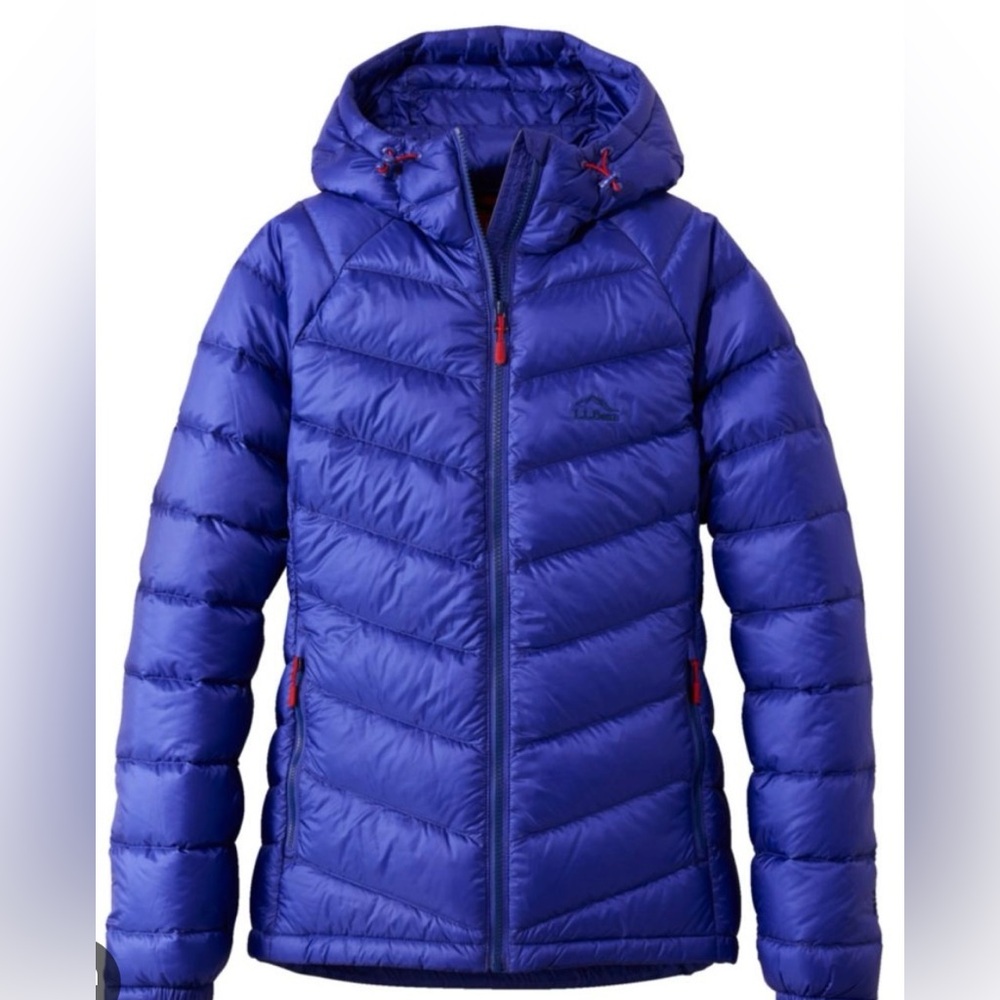 New L.L. Bean Women's Ultralight 850 Down Hooded Jacket, size small
